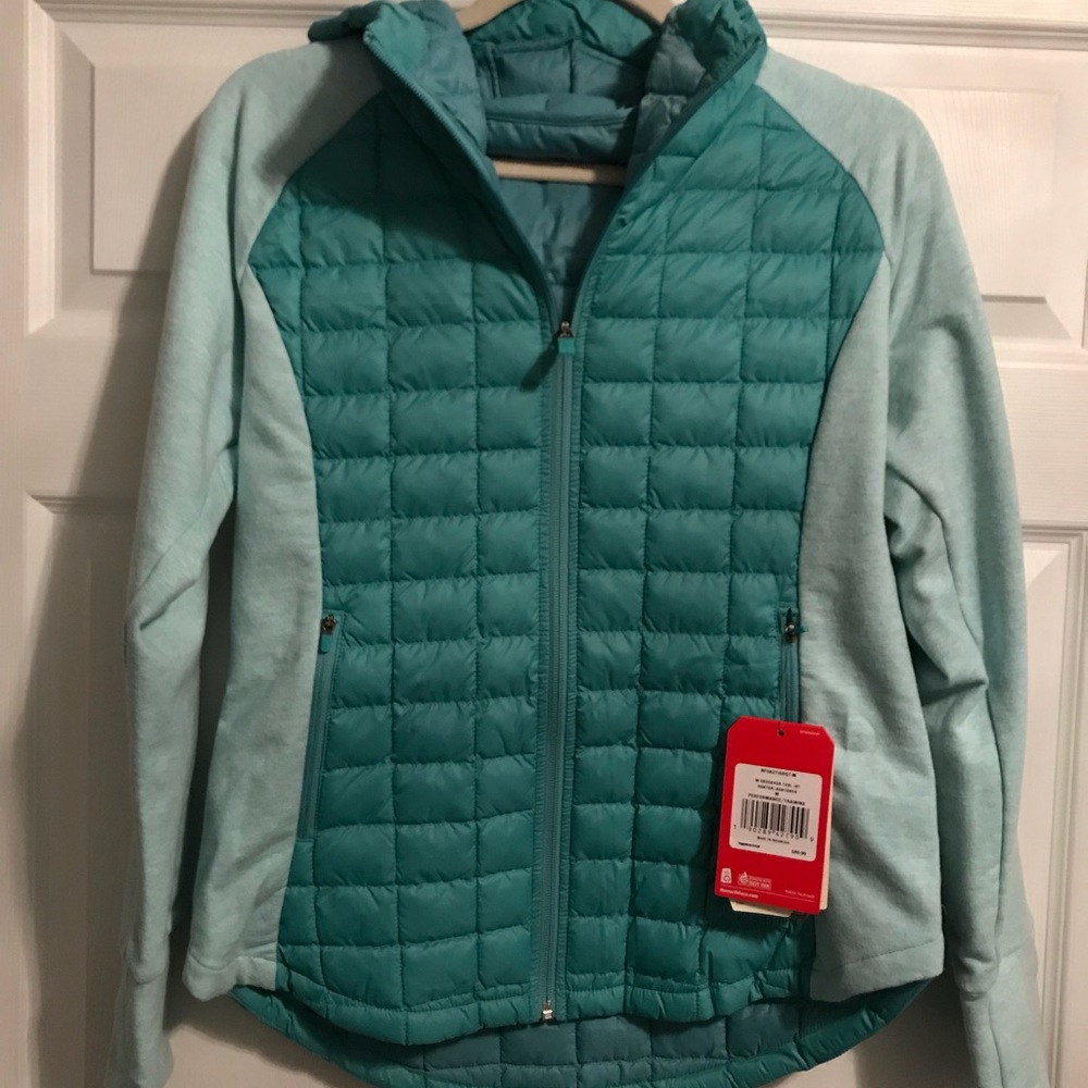 the north face women’s endeavor thermoball jacket